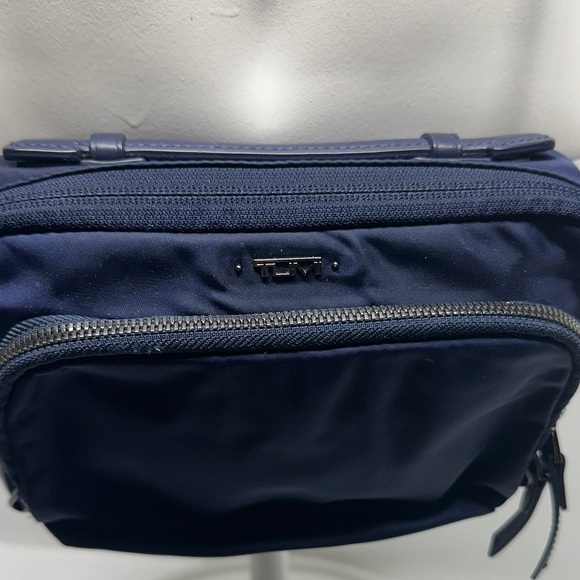 Tumi Voyageur Luanda Flight Bag Crossbody Adjustable Strap Nylon Purse Navy Blue - Picture 4 of 11